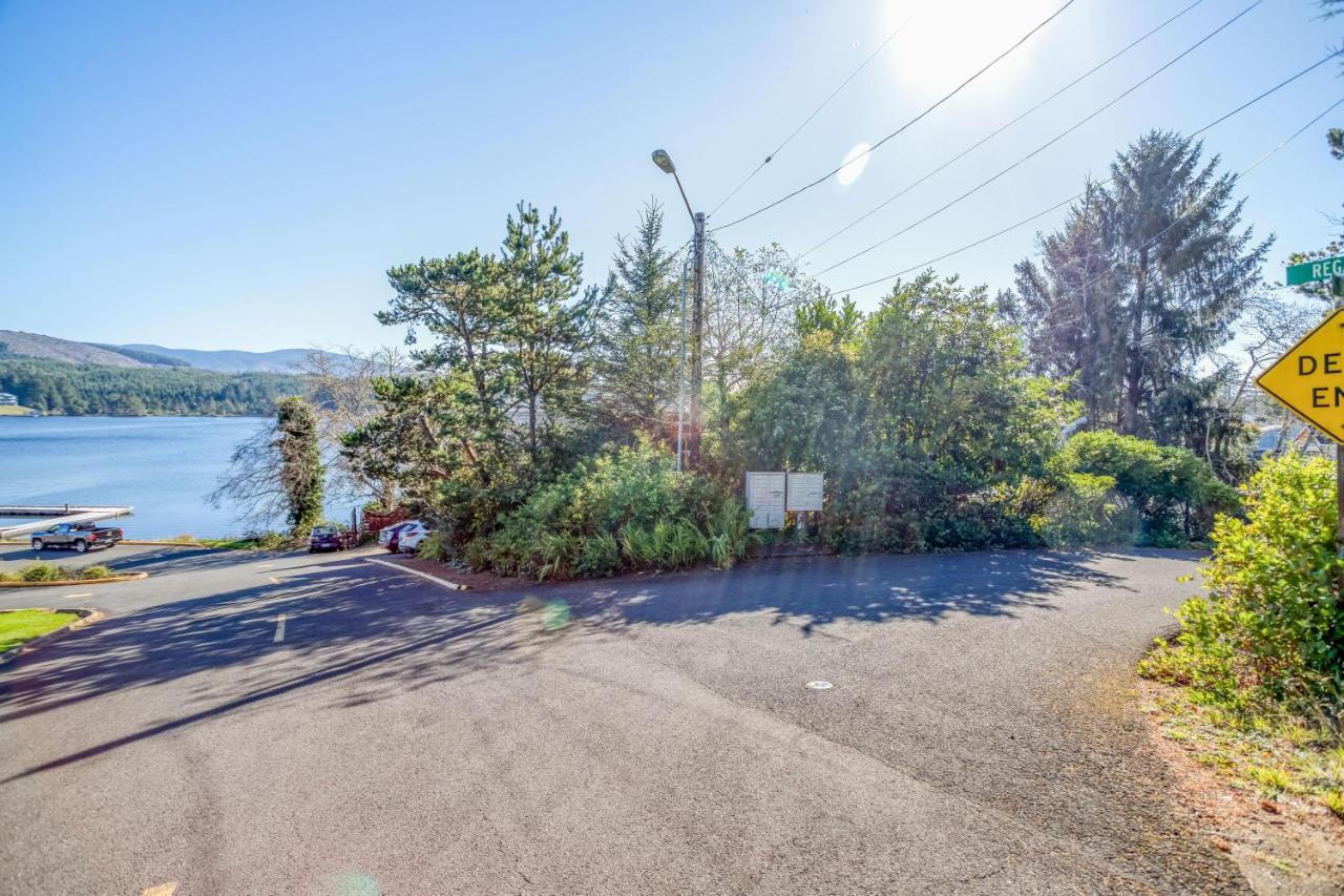 Regatta Park Lake House Lincoln City Buitenkant foto
